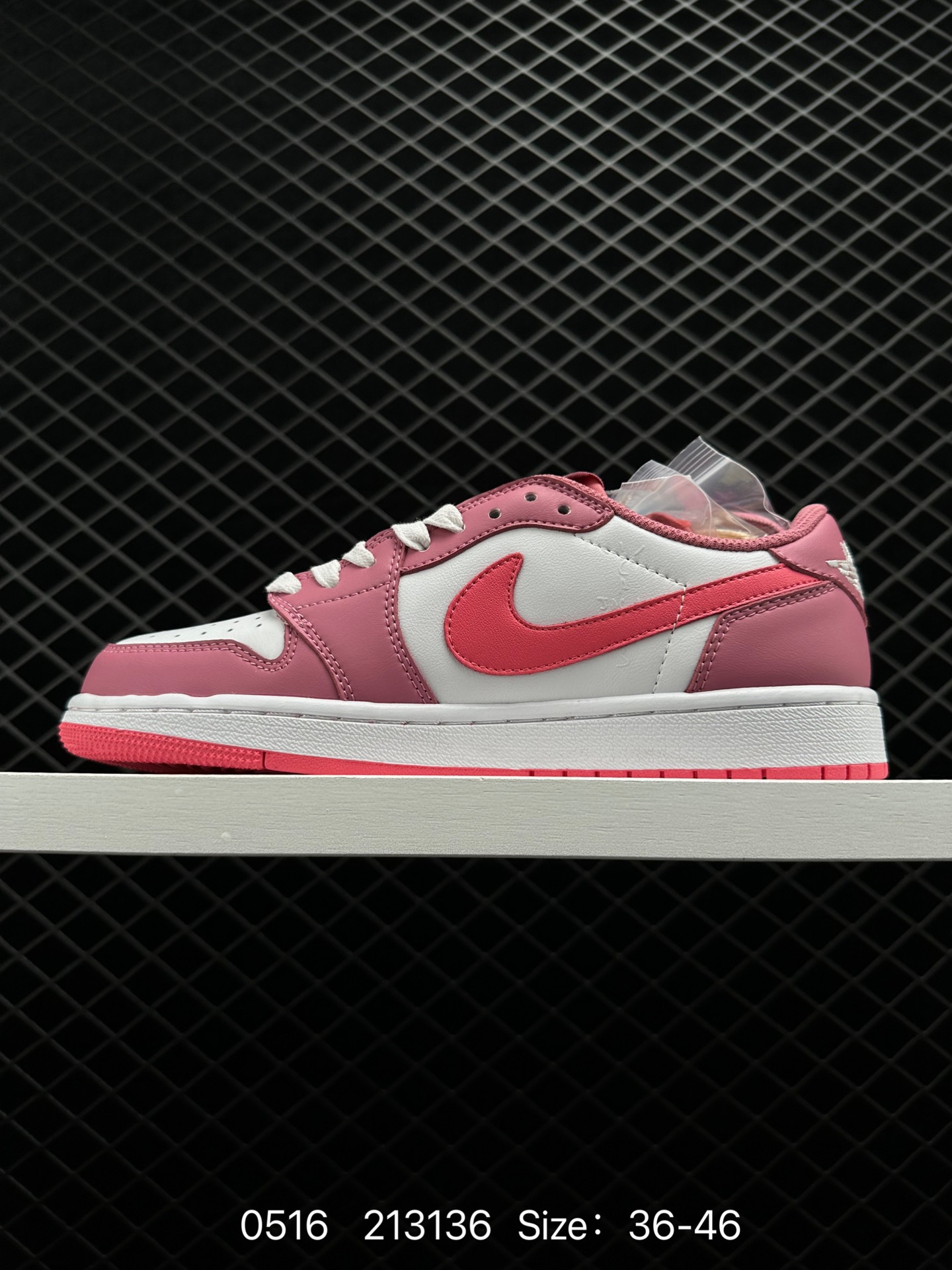 NIKE  Air Jordan 1 Low